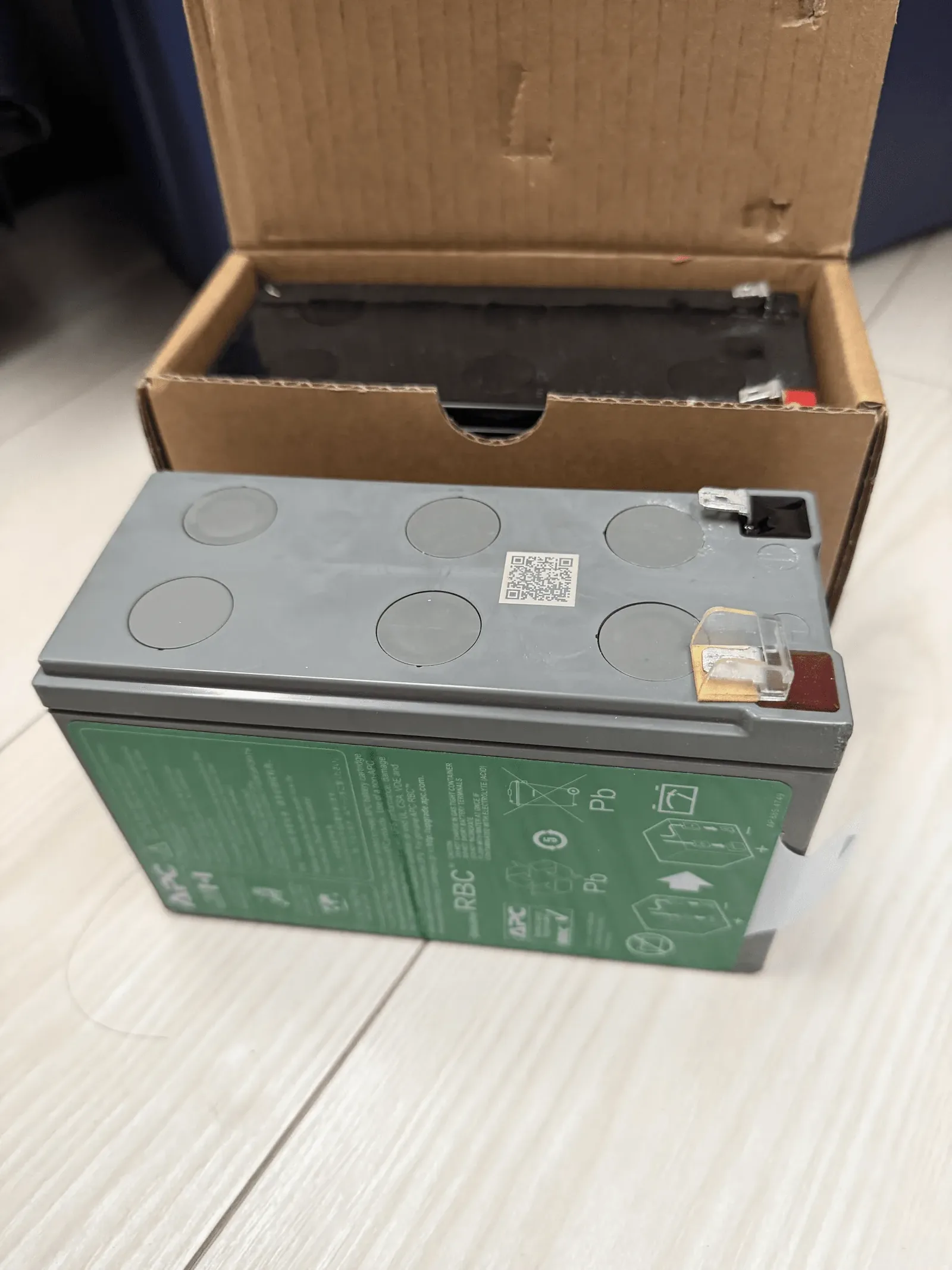 新旧バッテリー比較
