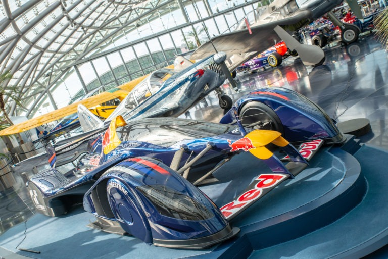 HANGAR-7の外観