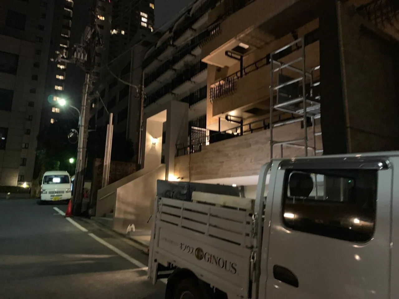深夜の施工作業の様子