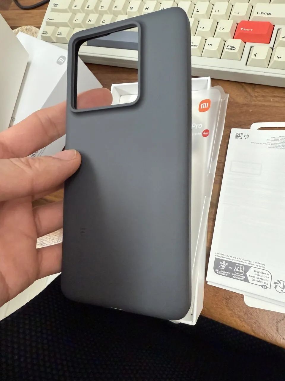スマホケースと画面保護フィルム