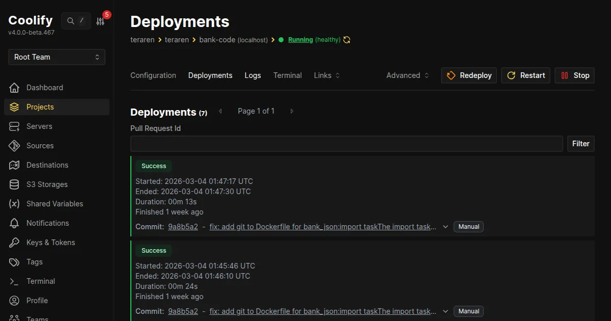 Coolifyのデプロイ履歴。ai-tri-productionの4回のデプロイが全てSuccessで表示されている。Webhook経由やAPI経由のデプロイが混在している