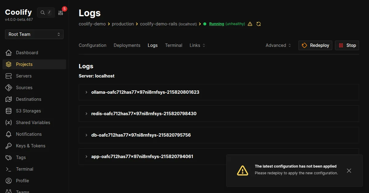 Coolifyのログ画面 — app・db・redis・ollamaの4コンテナが稼働中