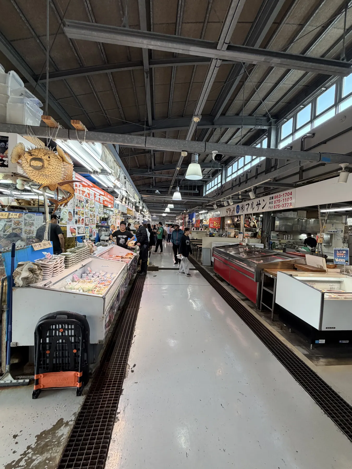 泊いゆまちの場内